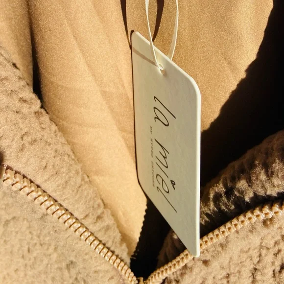 LaMiel NWT Sz-L Tan Faux Sherpa/Silk Lightweight & Cozy Spring/Fall/Night Jacket - Picture 13 of 16
